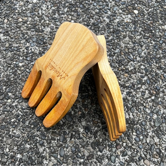 Moosies Solid Wood Alaska Made Claw Salad Pasta Server Set/2 - Picture 2 of 6